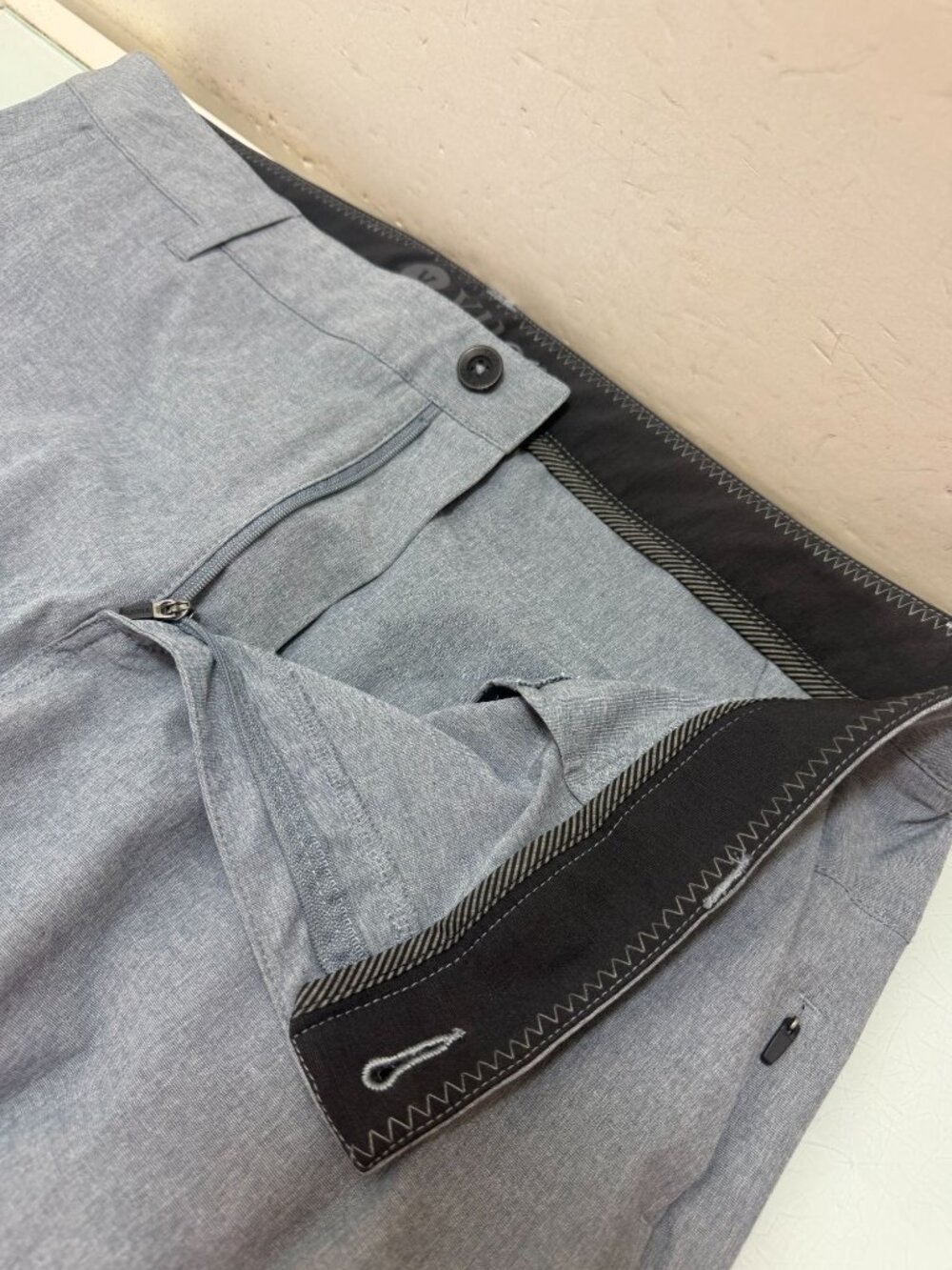 Vuori Aim Pants Mens 36X31Gray Lightweight Performance Stretch Golf Chino - Picture 3 of 14